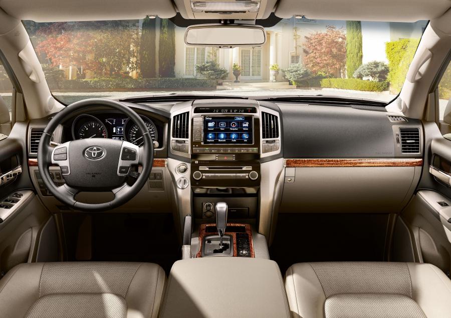  Toyota Land Cruiser 200 2012 года  (фото 16 из 48)